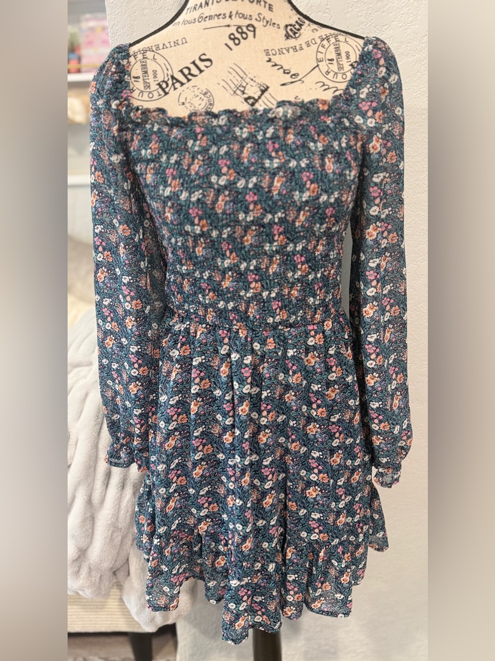 As U Wish Floral Smocked Mini Dress Size M | Blue Teal Floral Long Sleeve Lined - Picture 2 of 11